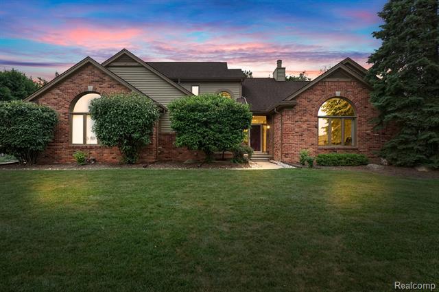 front view picture of 4253 Drexel Dr, Troy, MI. 48098