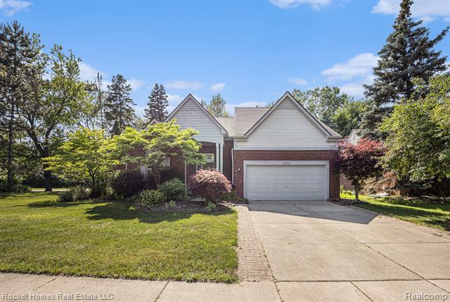 front view picture of 4015 Keats Dr, Troy, MI. 48085