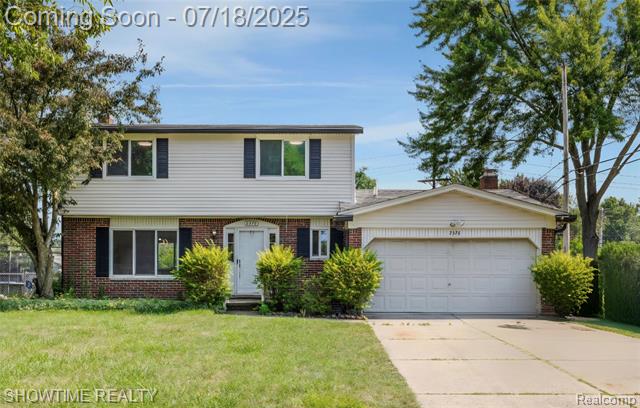 front view picture of 2376 Greensboro Dr, Troy, MI. 48085