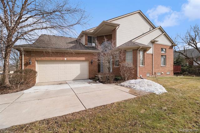 front view picture of 1028 Maya, Troy, MI. 48085