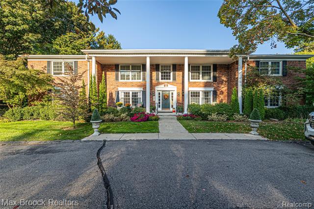 front view picture of 229 Barden Rd, Bloomfield Hills, MI. 48304