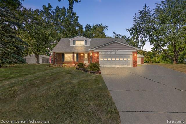 front view picture of 78 Carter Ave, Troy, MI. 48098