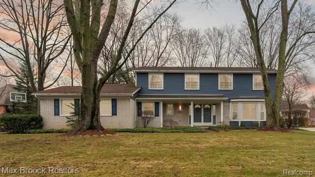 front view picture of 4488 Beach Rd, Troy, MI. 48098