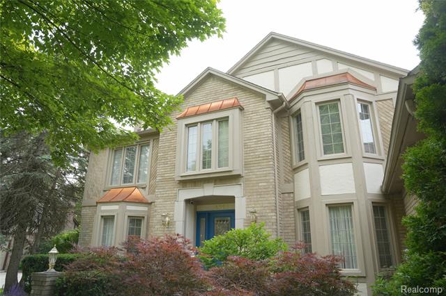 front view picture of 4567 Odette Ct, Troy, MI. 48098