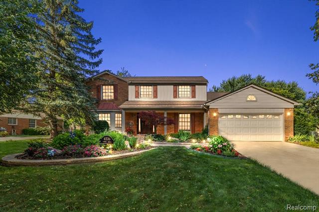 front view picture of 4516 Cahill Dr, Troy, MI. 48098