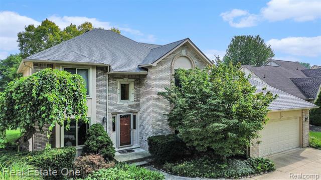 front view picture of 1582 Charlevois Dr, Troy, MI. 48085