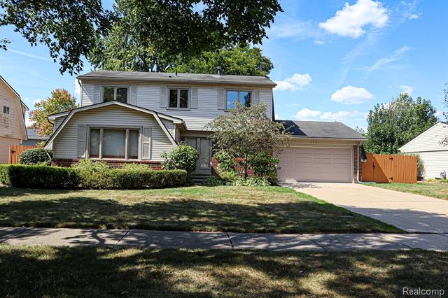 front view picture of 4451 Cypress Dr, Troy, MI. 48085
