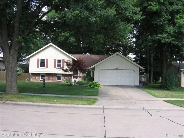 front view picture of 4415 Holly Dr, Troy, MI. 48085