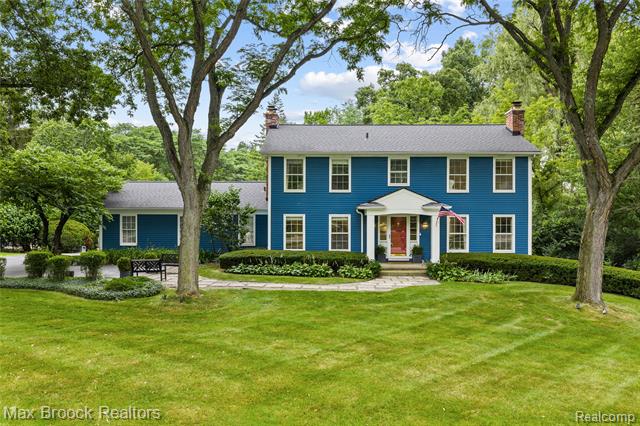 front view picture of 578 Woodway Ct, Bloomfield Hills, MI. 48302