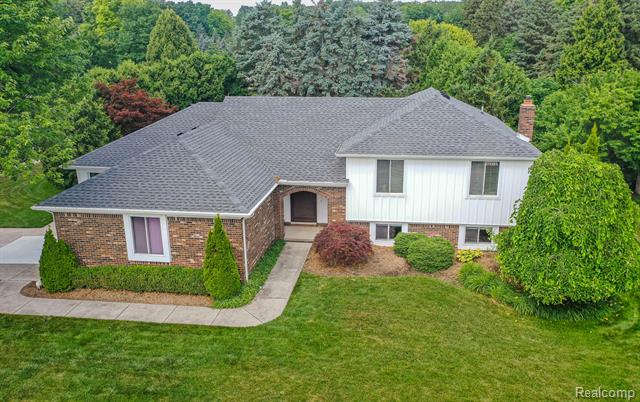 front view picture of 4523 Lehigh Dr, Troy, MI. 48098