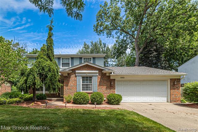 front view picture of 683 Thurber Dr, Troy, MI. 48085