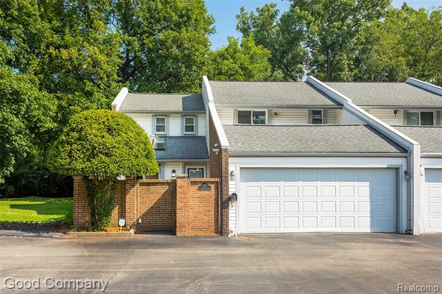 front view picture of 173 E Long Lake Rd, Bloomfield Hills, MI. 48304