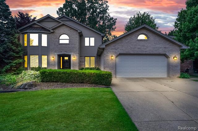 front view picture of 2942 Bywater Dr, Troy, MI. 48085