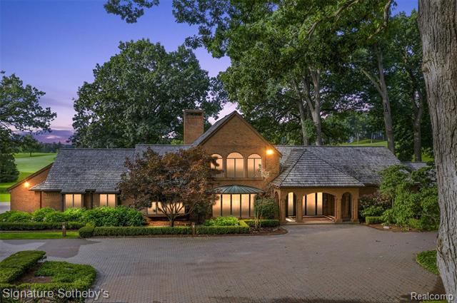 front view picture of 1895 Rathmor Rd, Bloomfield Hills, MI. 48304