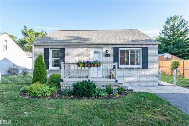 front view picture of 1131 Birchwood Ave, Troy, MI. 48083