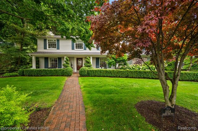 front view picture of 3554 Burning Bush Rd, Bloomfield Hills, MI. 48301