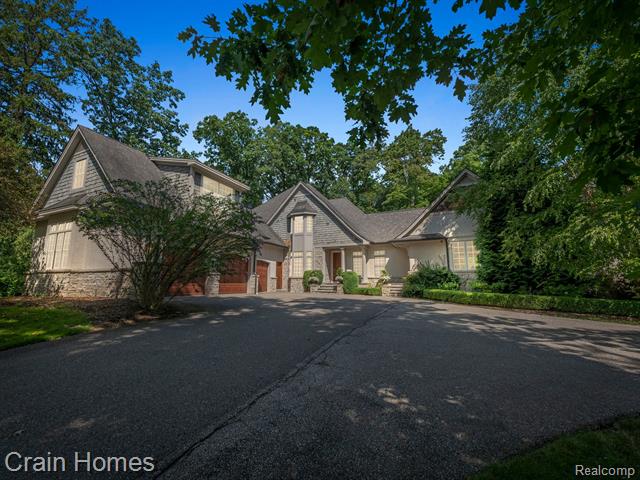 front view picture of 3418 Westchester Rd, Bloomfield Hills, MI. 48304