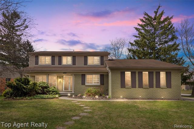 front view picture of 5369 Greendale Dr, Troy, MI. 48085