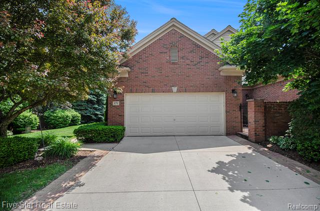 front view picture of 171 Harrington, Troy, MI. 48098