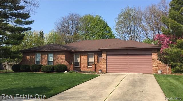 front view picture of 5051 Falmouth Dr, Troy, MI. 48085