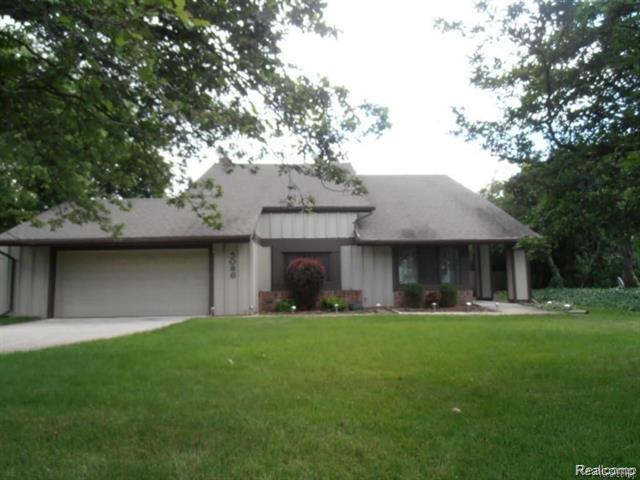 front view picture of 5086 Falmouth Dr, Troy, MI. 48085