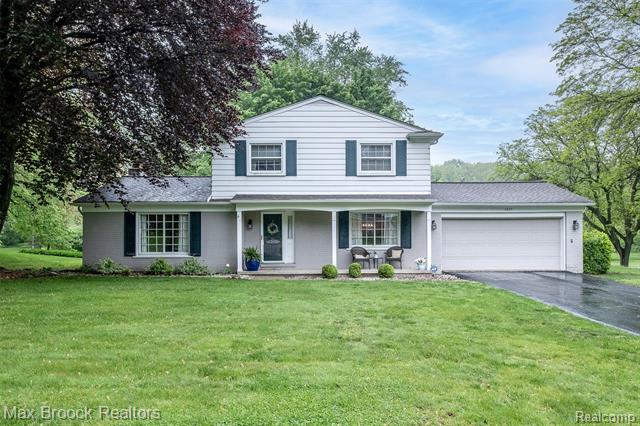 front view picture of 2655 Aspen Ln, Bloomfield Hills, MI. 48302