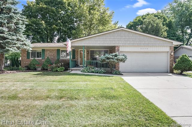 front view picture of 5566 Larkins Dr, Troy, MI. 48085