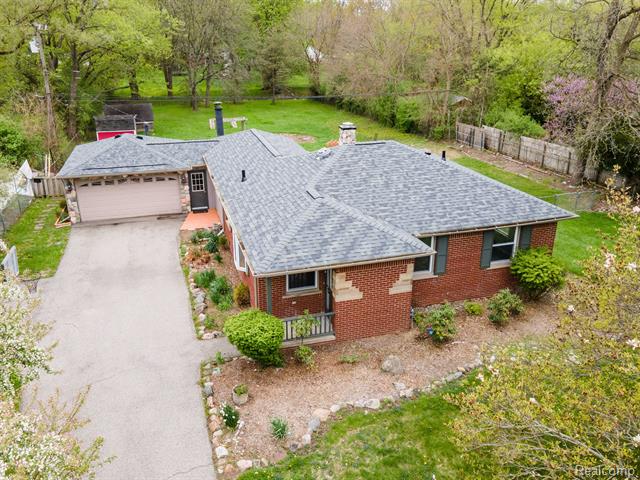 front view picture of 111 Blanche St, Troy, MI. 48098