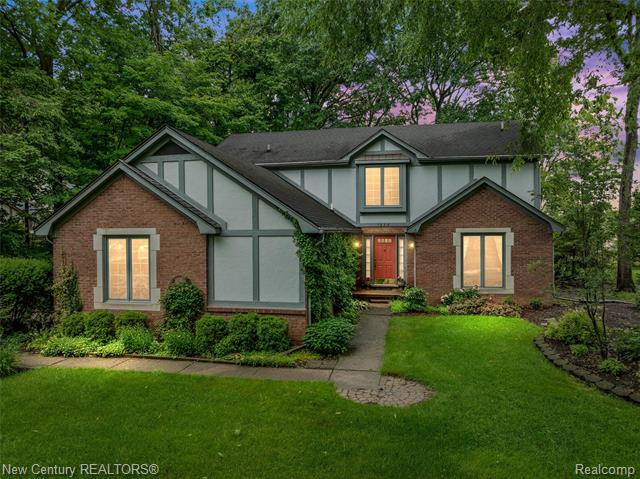 front view picture of 1524 Waverly Dr, Troy, MI. 48098