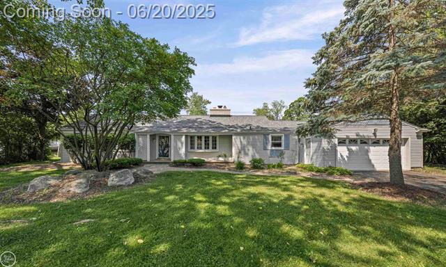 front view picture of 5541 Houghten St, Troy, MI. 48098