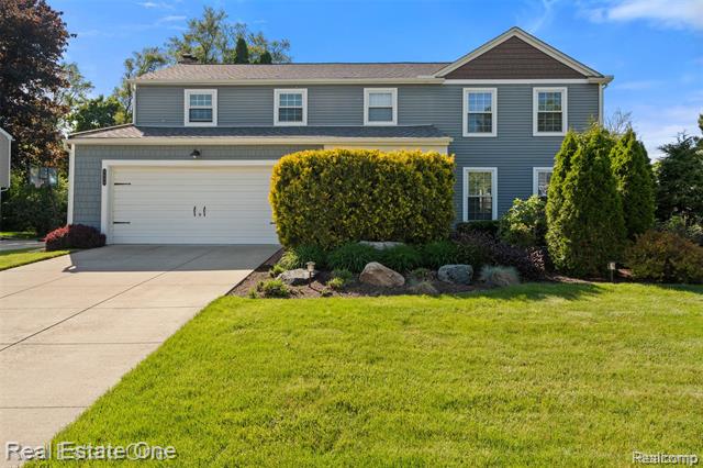 front view picture of 5639 Firwood Dr, Troy, MI. 48098