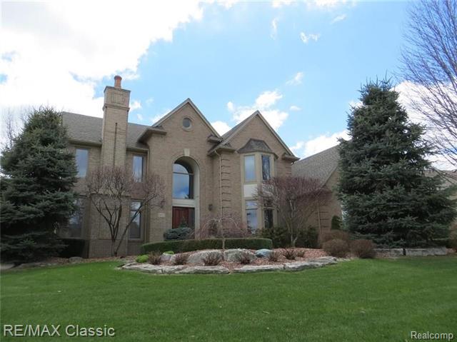 front view picture of 5657 Greenhill Dr, Troy, MI. 48098