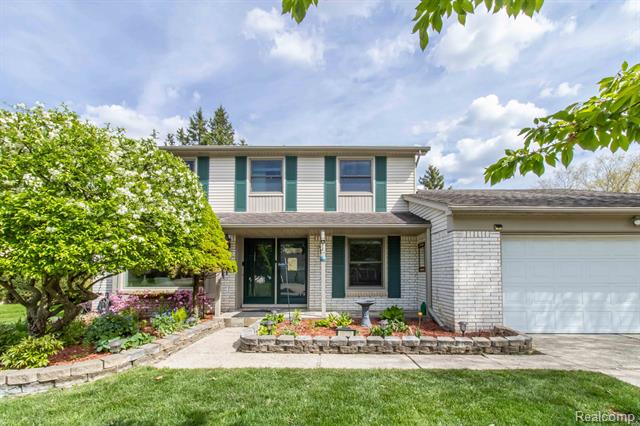 front view picture of 1830 Flemington Dr, Troy, MI. 48098