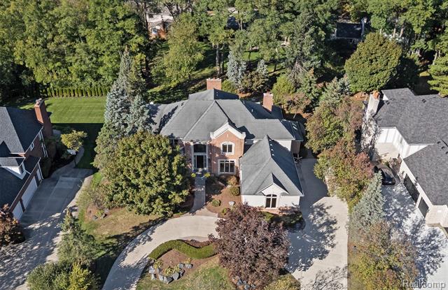 front view picture of 2928 Vineyards Dr, Troy, MI. 48098