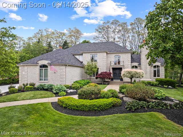 front view picture of 2906 Vineyards Dr, Troy, MI. 48098