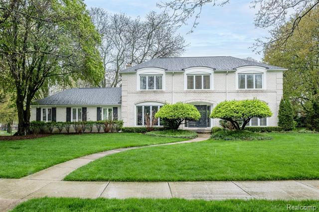 front view picture of 2569 Devonwood Dr, Troy, MI. 48098