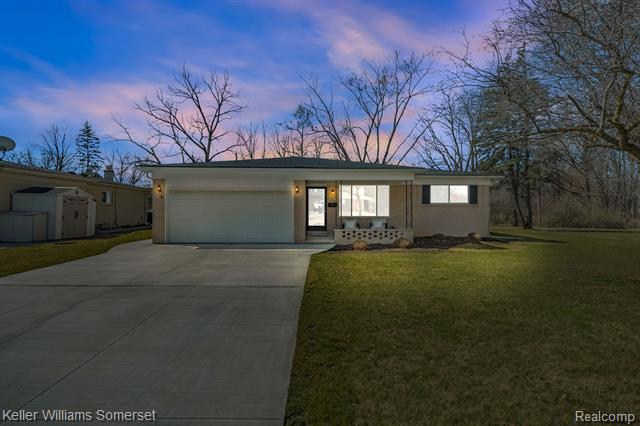 front view picture of 5355 Church Hill Dr, Troy, MI. 48085
