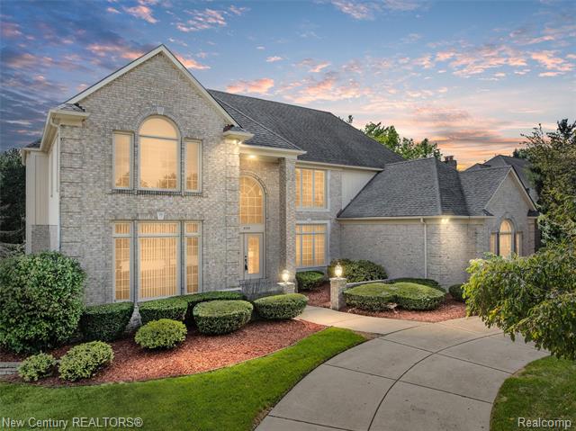 front view picture of 2333 Tall Oaks Dr, Troy, MI. 48098