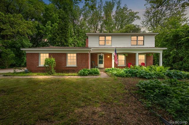 front view picture of 335 Douglas Dr, Bloomfield Hills, MI. 48304