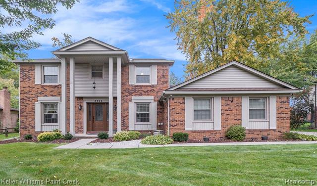 front view picture of 5725 Folkstone Dr, Troy, MI. 48085