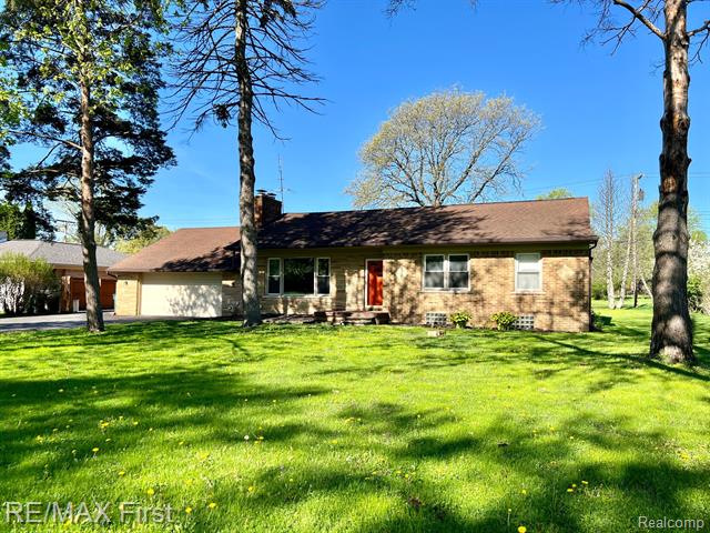front view picture of 5721 Wright St, Troy, MI. 48098