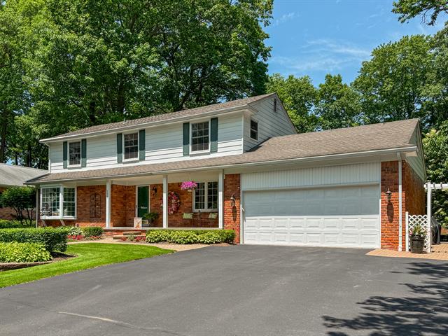 front view picture of 530 Kendry, Bloomfield Hills, MI. 48302