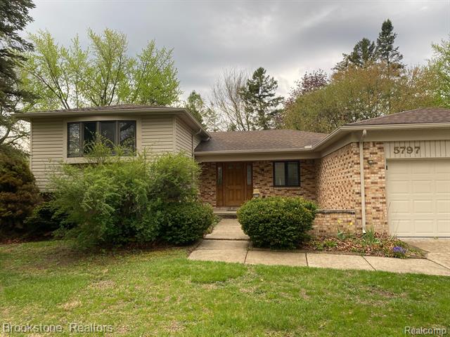 front view picture of 5797 Patterson Dr, Troy, MI. 48085