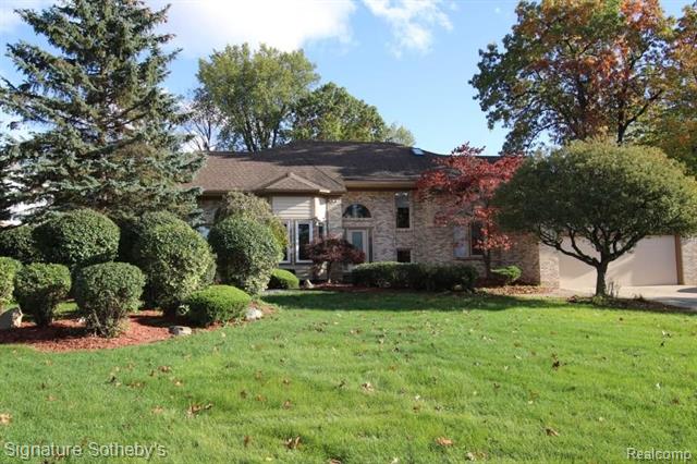 front view picture of 1971 Dell Rose Dr, Bloomfield Hills, MI. 48302
