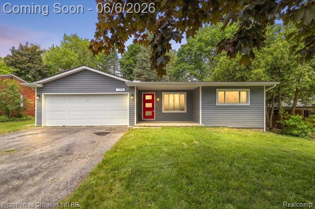 front view picture of 2255 Bedford Rd, Bloomfield Hills, MI. 48302