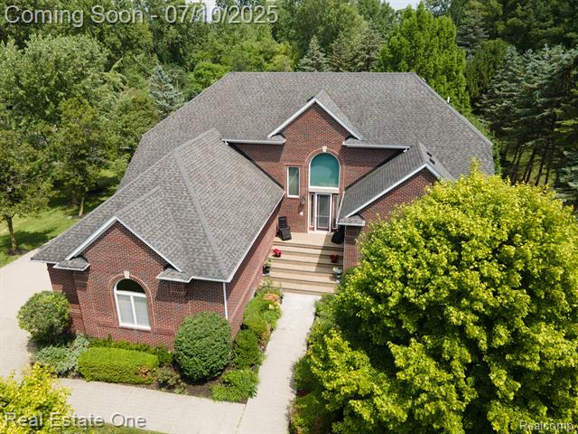 front view picture of 6120 Evanswood Rd, Troy, MI. 48085