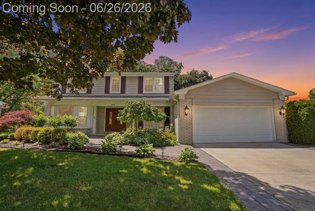 front view picture of 1810 Hickory Bark Ln, Bloomfield Hills, MI. 48304
