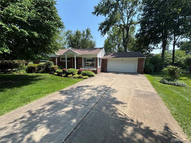 front view picture of 772 Marengo Ave, Troy, MI. 48085