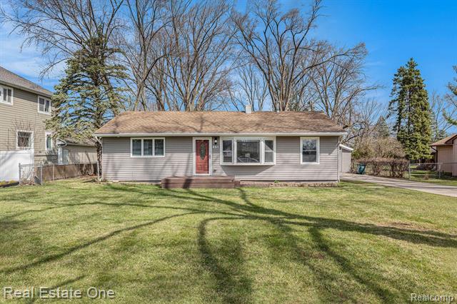 front view picture of 851 Marengo Ave, Troy, MI. 48085