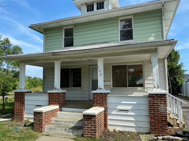 front view picture of 190 Nebraska Ave, Pontiac, MI. 48341